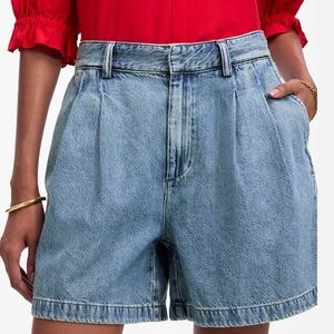 Pleated Trouser Short in Robertson Wash: Airy Denim Edition